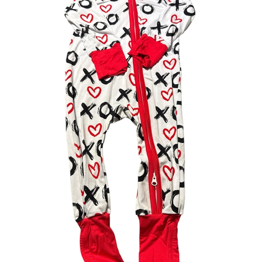 Red and‎ White XO Patterned Bamboo Zippy